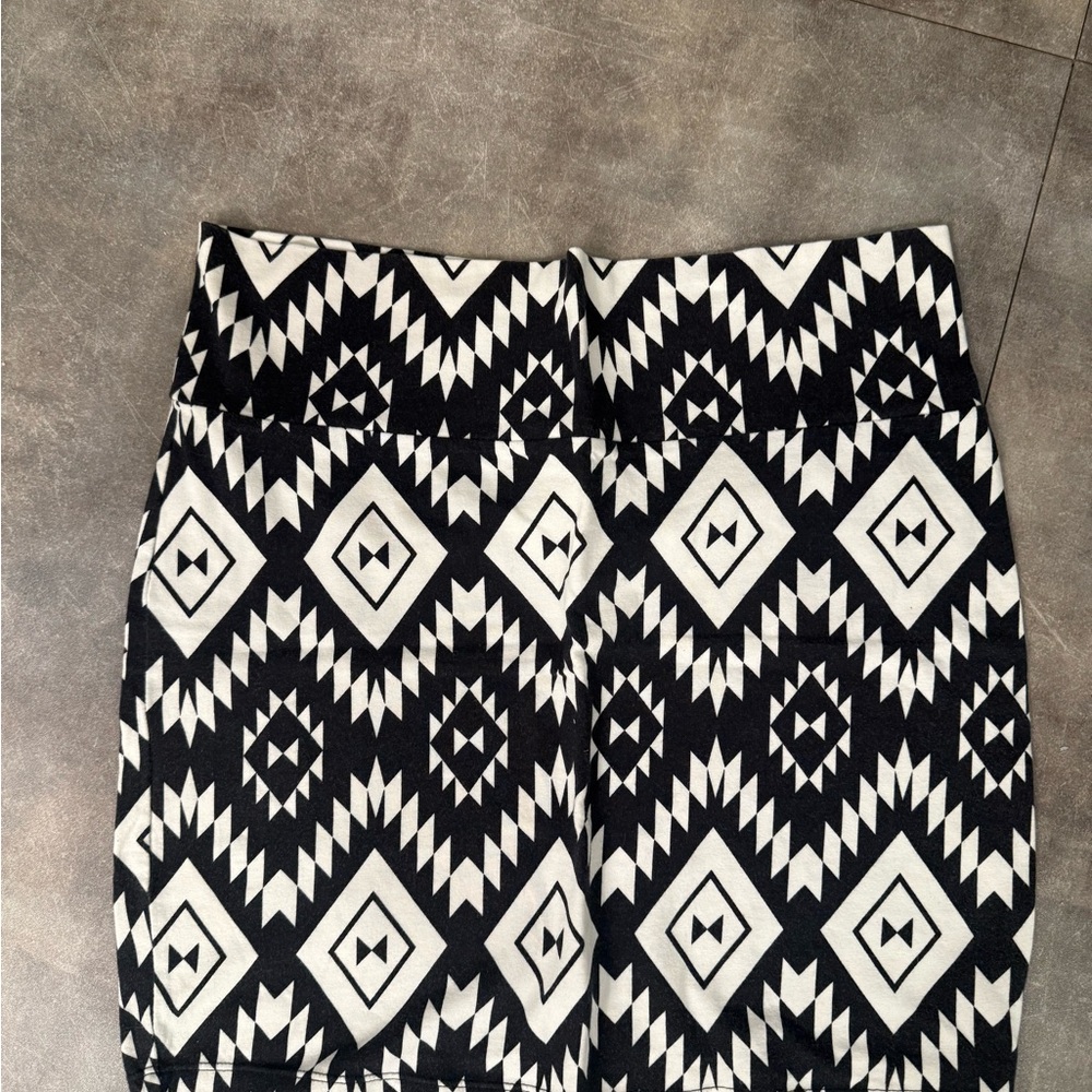 Charlotte Russe Black and White Aztec Pencil Skirt